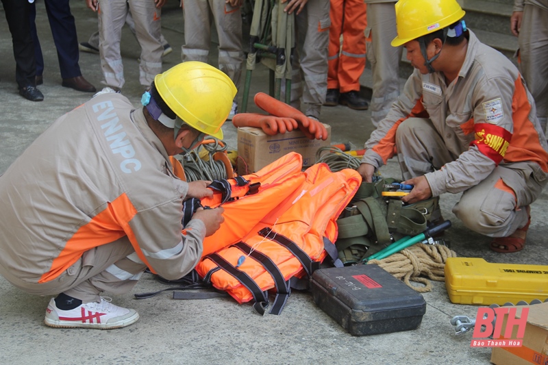 Công ty Điện lực Thanh Hóa diễn tập phòng chống thiên tai và tìm kiếm cứu nạn năm 2020