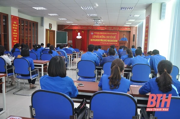 Bồi dưỡng chuyên đề “Học tập và làm theo tư tưởng, đạo đức, phong cách Hồ Chí Minh”