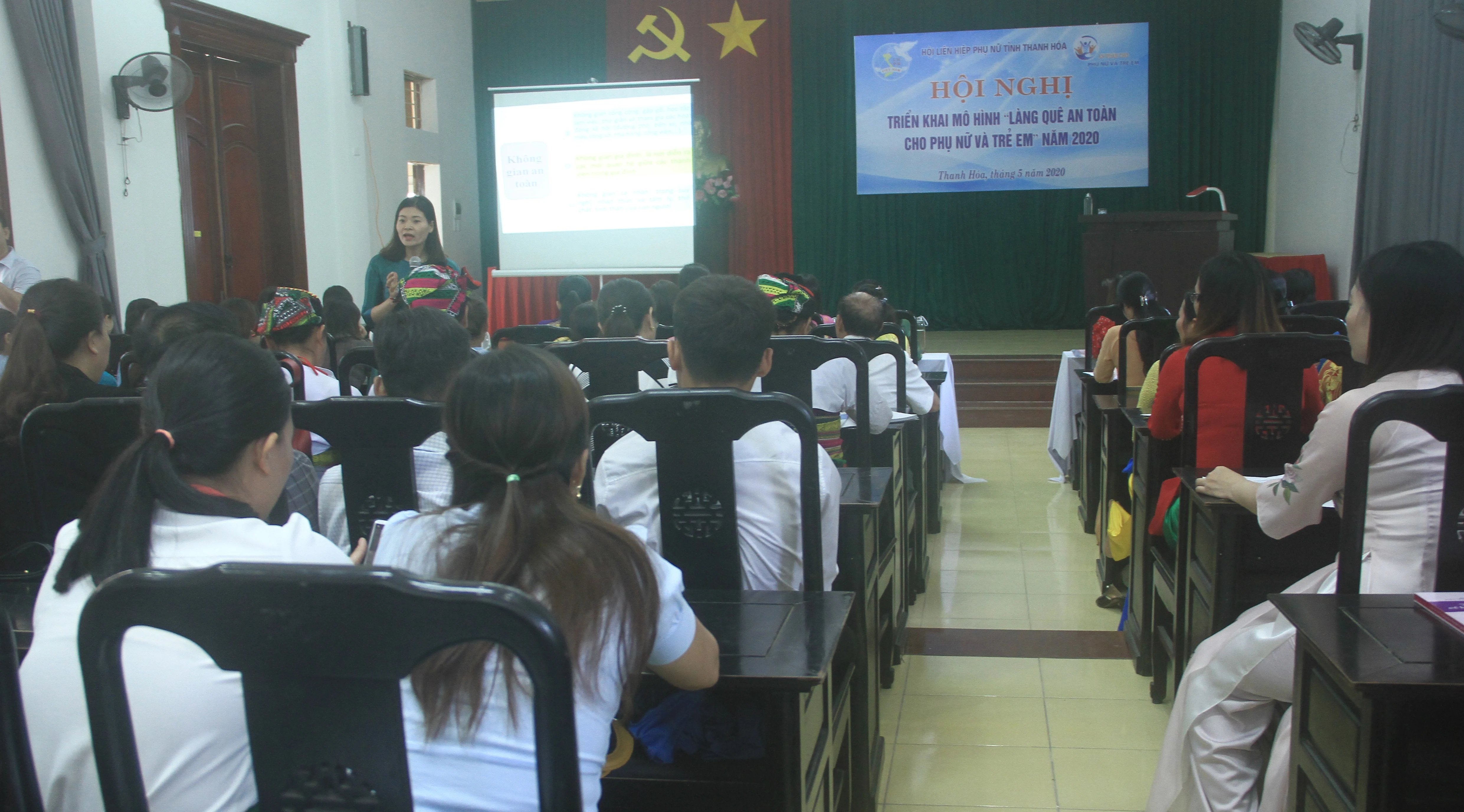 Bồi dưỡng kiến thức mô hình “Làng quê an toàn cho phụ nữ và trẻ em”, “Nhóm cha mẹ chăm sóc và phát triển trẻ thơ”