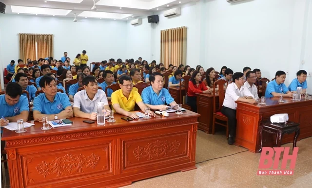 Ra quân hưởng ứng Tháng vận động triển khai bảo hiểm xã hội toàn dân