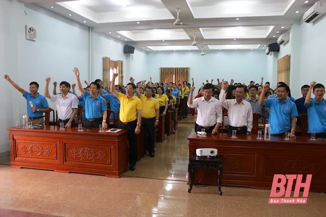 Ra quân hưởng ứng Tháng vận động triển khai bảo hiểm xã hội toàn dân