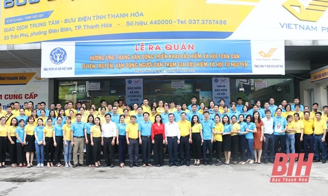 Ra quân hưởng ứng Tháng vận động triển khai bảo hiểm xã hội toàn dân