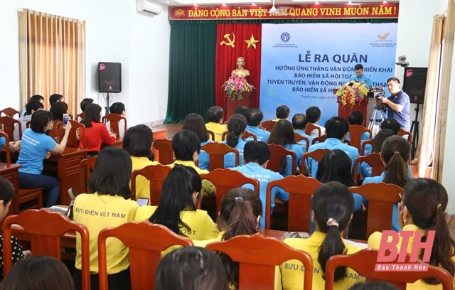 Ra quân hưởng ứng Tháng vận động triển khai bảo hiểm xã hội toàn dân