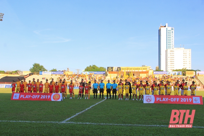 Khán giả được vào sân theo dõi trận đấu Phố Hiến - Thanh Hóa ở vòng loại Cúp Quốc gia 2020