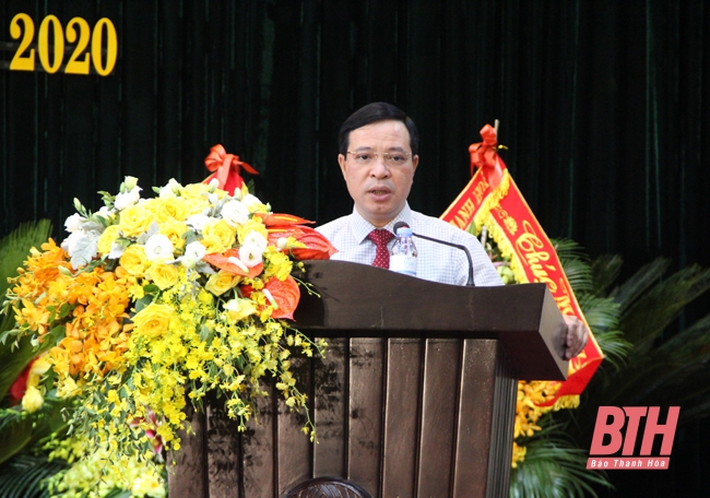 Đồng chí Lê Văn Trung giữ chức Bí thư Huyện ủy Cẩm Thủy, nhiệm kỳ 2020-2025