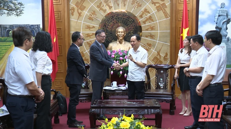 Bí thư Tỉnh uỷ Trịnh Văn Chiến tiếp và làm việc với nhà đầu tư Mỹ