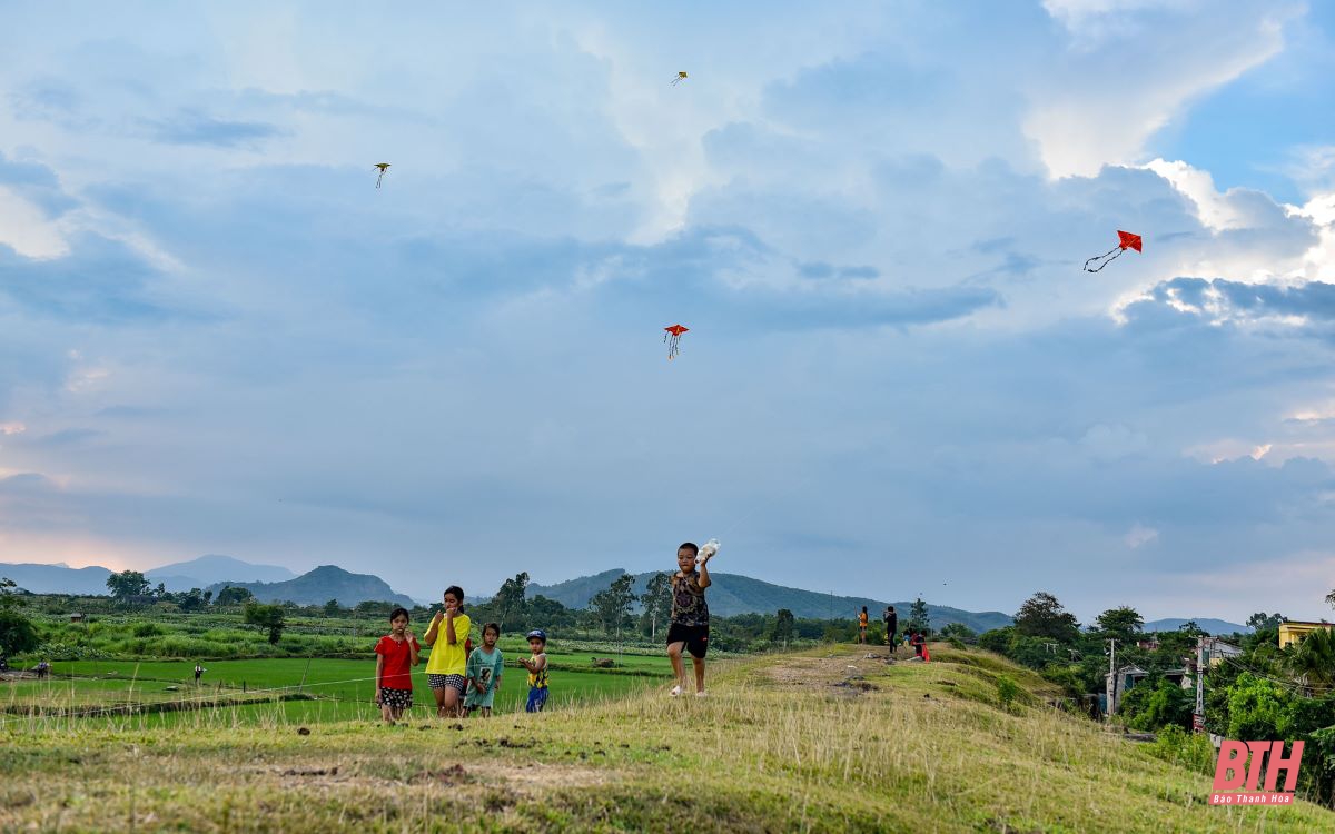 Chiều quê yên bình bên trong Thành Nhà Hồ