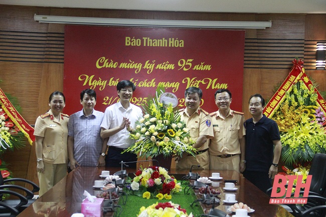 Các cơ quan, đơn vị, địa phương chúc mừng Báo Thanh Hóa nhân ngày Báo chí Cách mạng Việt Nam 21-6