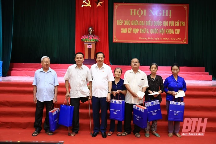 Đoàn ĐBQH tỉnh Thanh Hóa tiếp xúc cử tri huyện Lang Chánh và Thường Xuân
