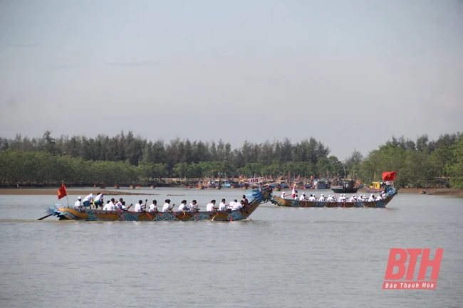 Đặc sắc Lễ hội cầu ngư – bơi chải Sầm Sơn 2020