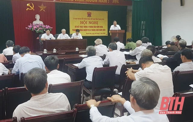Tiếp tục động viên đồng bào công giáo tích cực tham gia các phong trào thi đua yêu nước