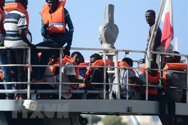 Italy bắt giữ tàu cứu hộ của tổ chức phi chính phủ Đức