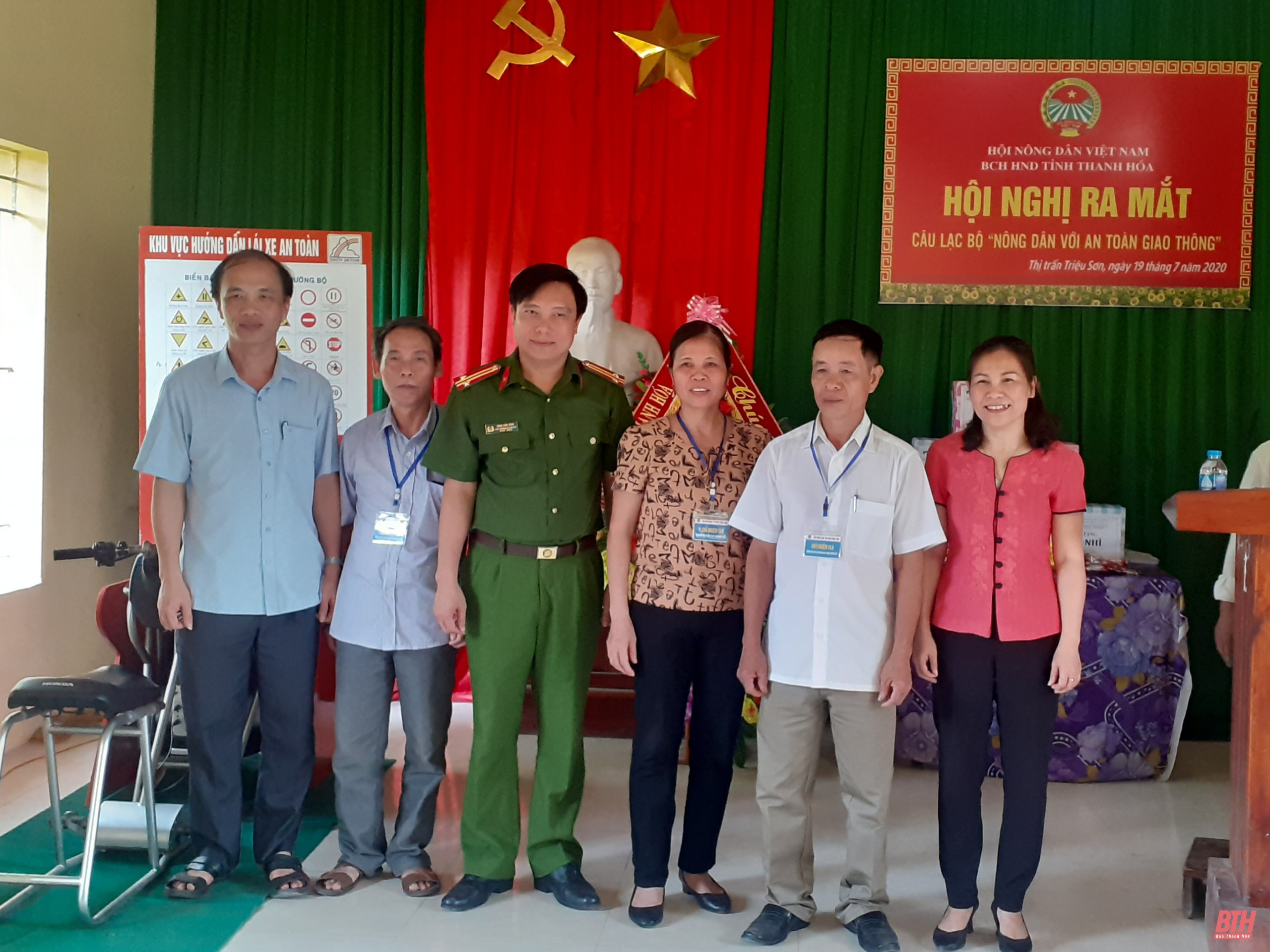 Ra mắt Câu lạc bộ nông dân với an toàn giao thông