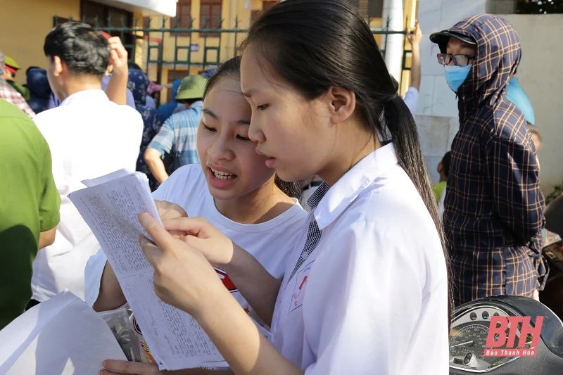Ngày thi thứ nhất, kỳ thi tuyển sinh vào lớp 10 THPT năm học 2020-2021 tại Thanh Hóa diễn ra nghiêm túc