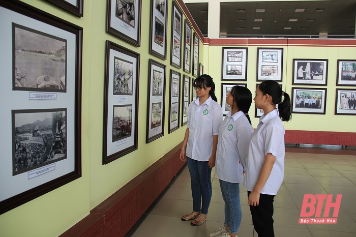 Khai mạc trưng bày chuyên đề “90 năm truyền thống vẻ vang của Đảng bộ tỉnh Thanh Hóa”