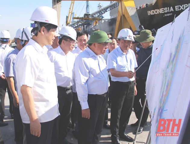 Bộ trưởng Bộ Kế hoạch và Đầu tư Nguyễn Chí Dũng khảo sát tại Khu kinh tế Nghi Sơn