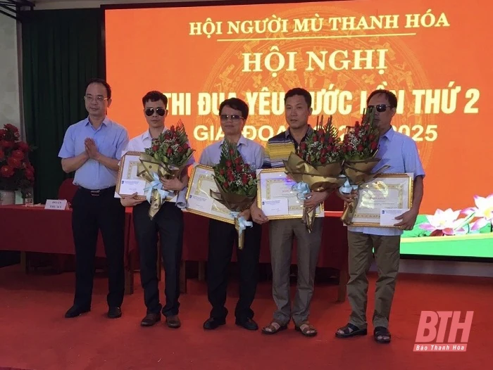 Hội Người mù tỉnh Thanh Hoá biểu dương các tập thể, cá nhân điển hình tiên tiến trong phong trào thi đua yêu nước