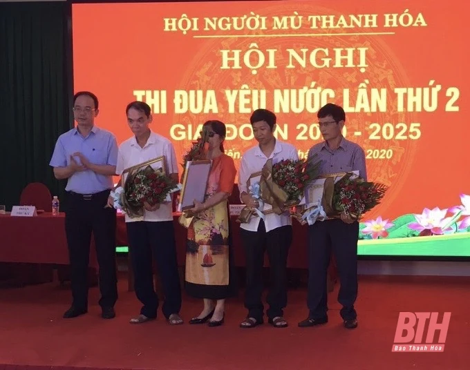 Hội Người mù tỉnh Thanh Hoá biểu dương các tập thể, cá nhân điển hình tiên tiến trong phong trào thi đua yêu nước