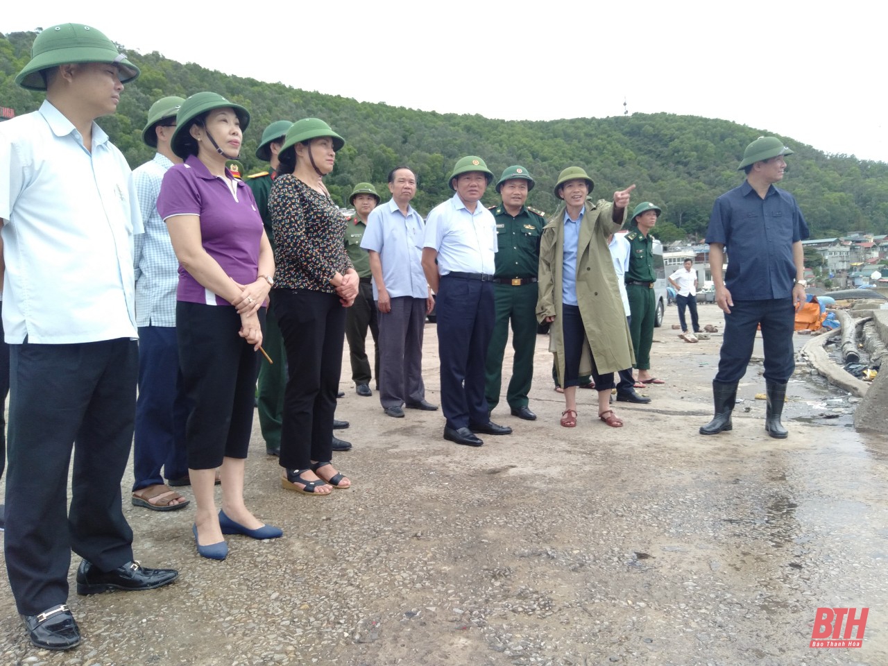 Phó Chủ tịch UBND tỉnh Nguyễn Văn Thi kiểm tra công tác phòng chống bão số 2 tại thị xã Nghi Sơn