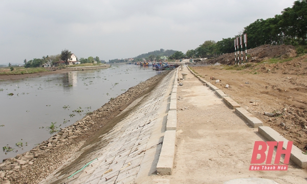 Thị xã Nghi Sơn: Nạo vét lòng hồ Khe Trầu, phường Trúc Lâm