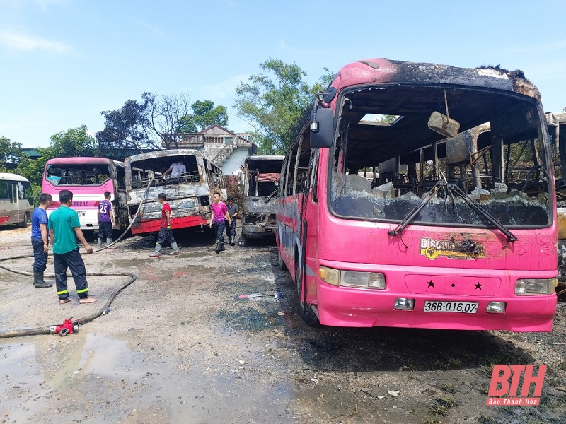 Thị xã Nghi Sơn: Cháy lớn tại bãi xe ở phường Xuân Lâm