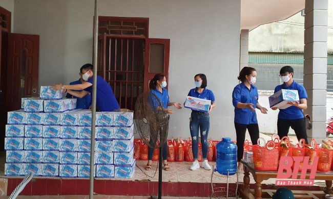 Đoàn Khối Cơ quan và Doanh nghiệp tỉnh Thanh Hóa hỗ trợ nhu yếu phẩm phòng chống dịch bệnh COVID -19 tại Sầm Sơn