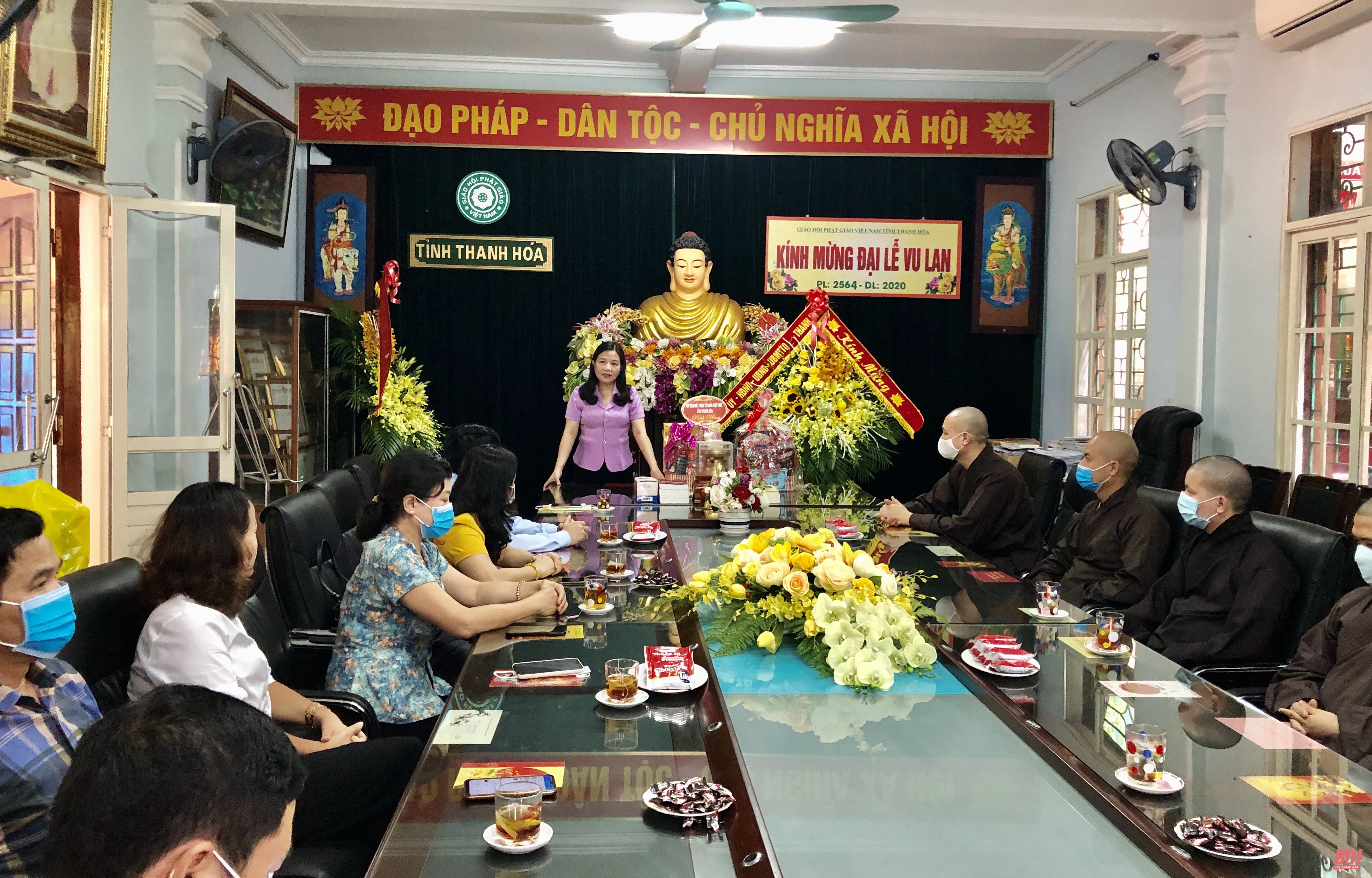 Trưởng Ban Dân vận Tỉnh ủy, Chủ tịch Ủy ban MTTQ tỉnh Thanh Hóa chúc mừng Ban Trị sự Giáo hội Phật giáo tỉnh nhân Đại lễ Vu lan năm 2020