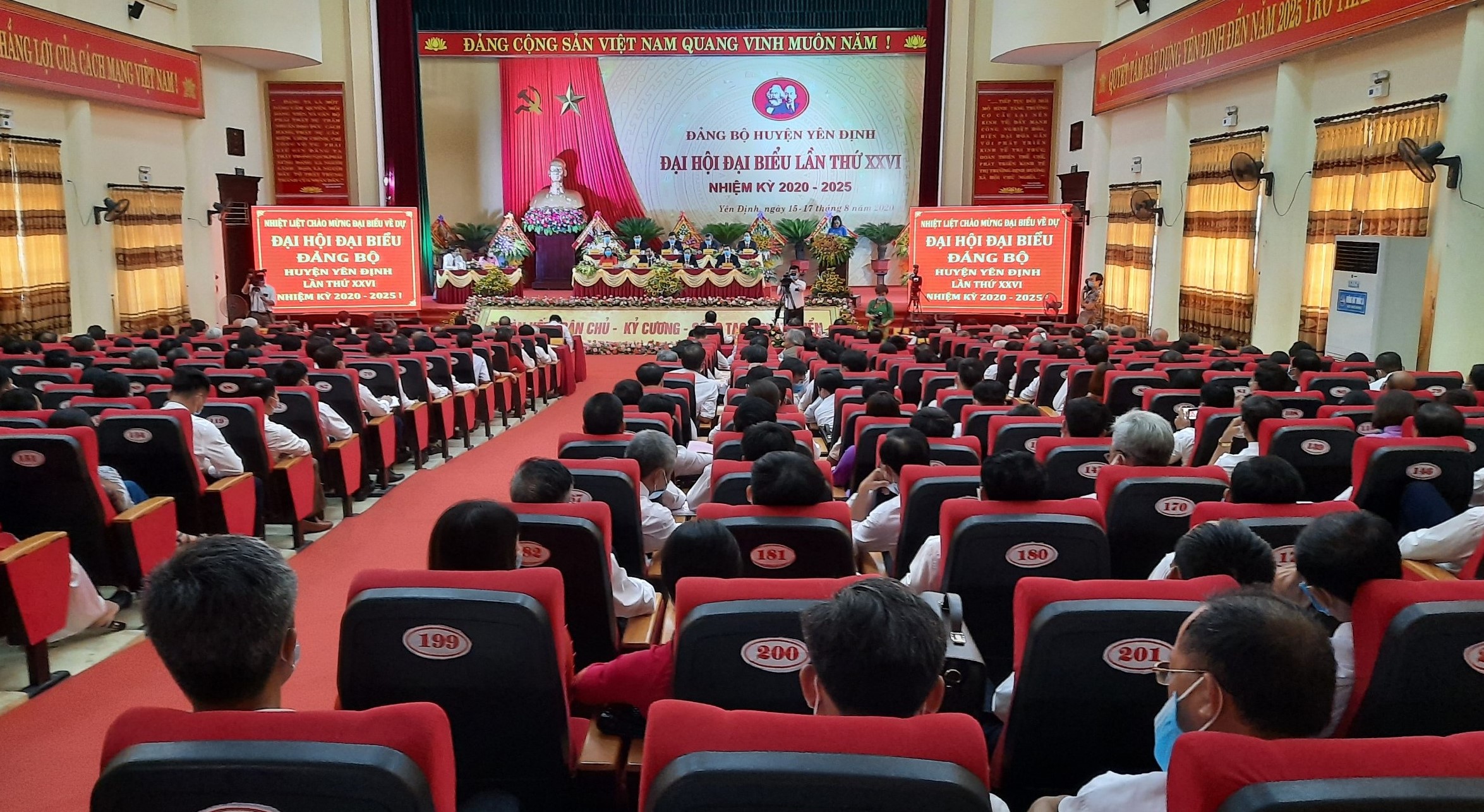 Đồng chí Đầu Thanh Tùng tái đắc cử Bí thư Huyện ủy Yên Định, nhiệm kỳ 2020-2025