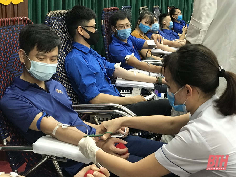 Ngày hội hiến máu tình nguyện ở Bệnh viện Ung bướu Thanh Hóa