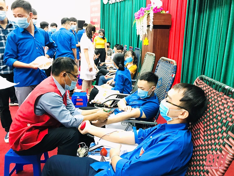 Ngày hội hiến máu tình nguyện ở Bệnh viện Ung bướu Thanh Hóa