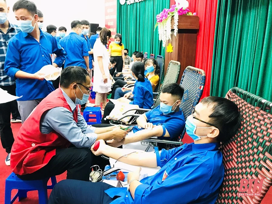 Ngày hội hiến máu tình nguyện ở Bệnh viện Ung bướu Thanh Hóa