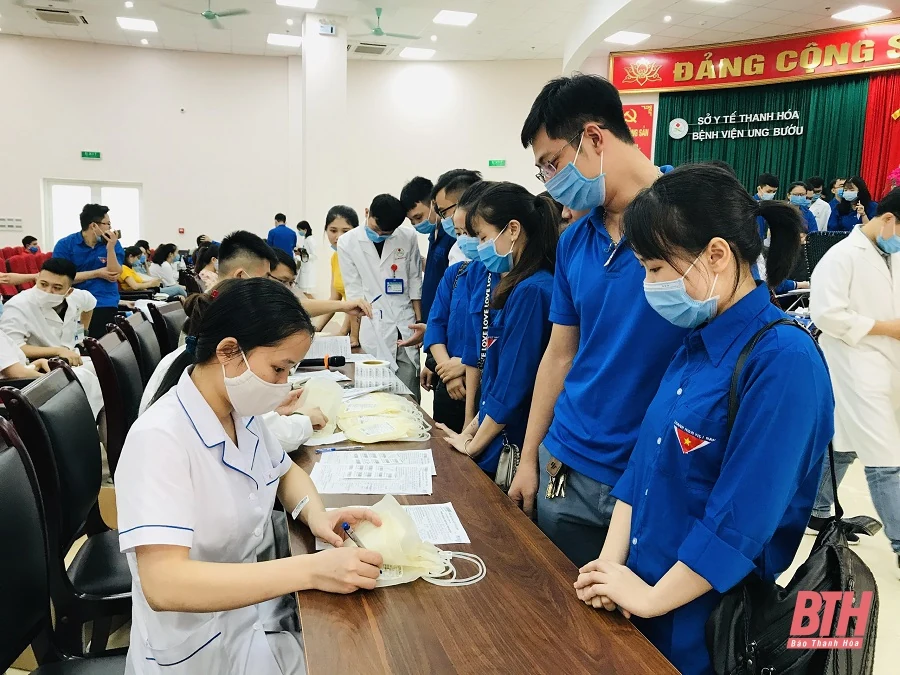 Ngày hội hiến máu tình nguyện ở Bệnh viện Ung bướu Thanh Hóa