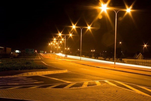 Xây dựng hệ thống điện chiếu sáng trên tuyến đường qua địa phận thị trấn Sơn Lư