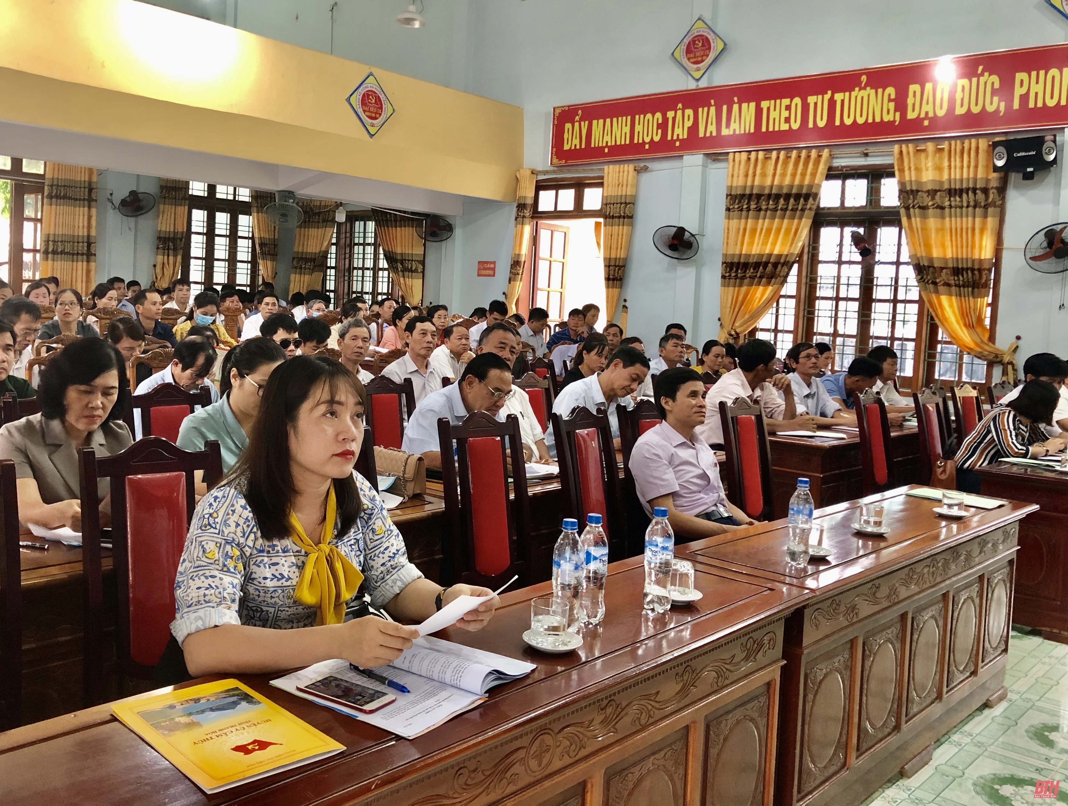 Tuyên truyền, vận động tham gia bảo đảm TTATGT, xây dựng nông thôn mới và giảm nghèo bền vững