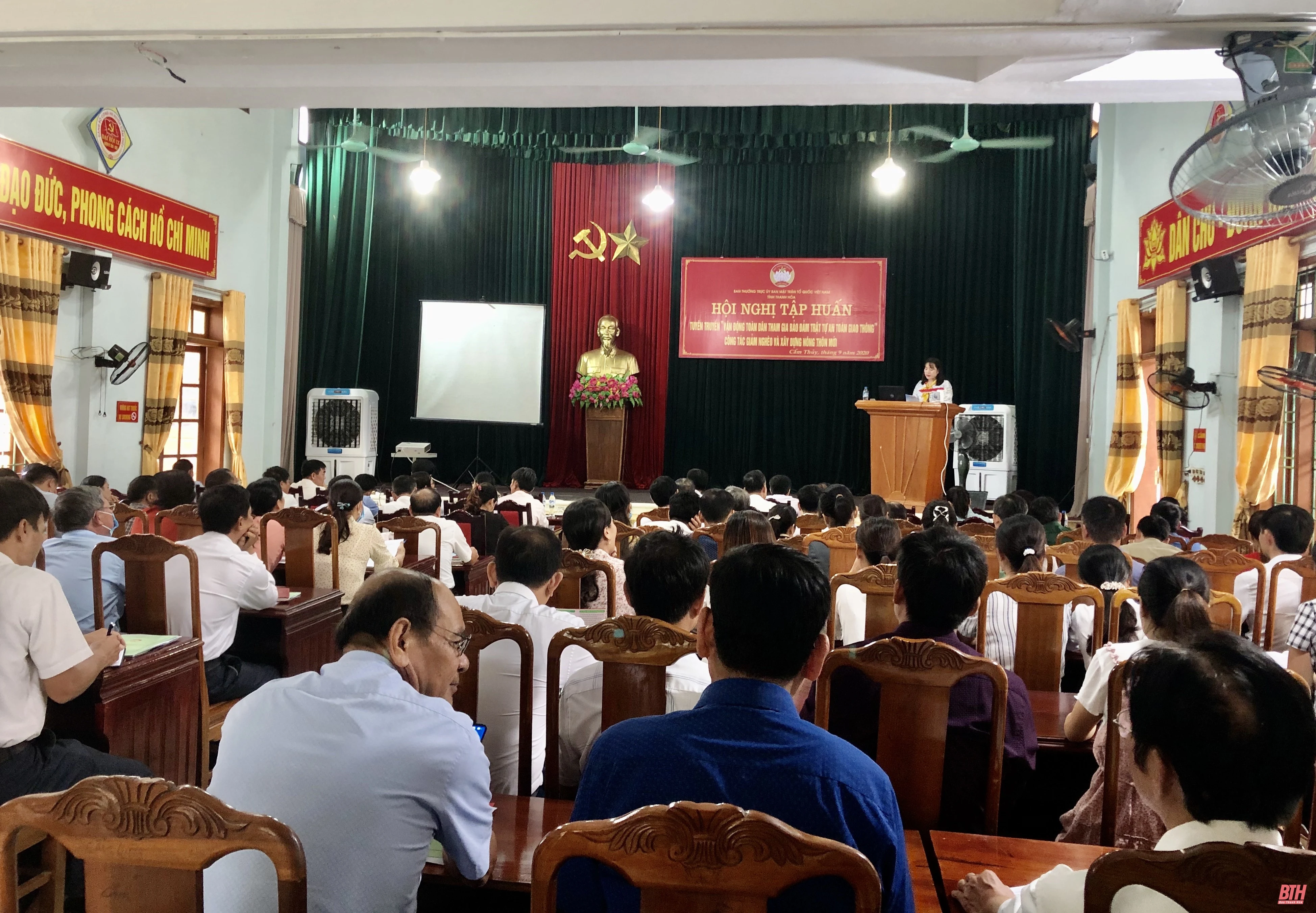 Tuyên truyền, vận động tham gia bảo đảm TTATGT, xây dựng nông thôn mới và giảm nghèo bền vững