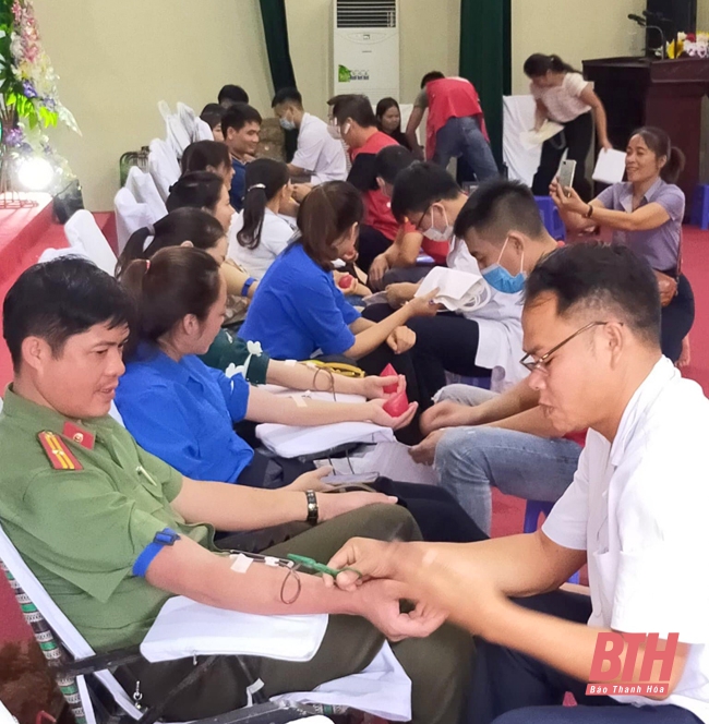 Quan Sơn tổ chức Ngày hội hiến máu tình nguyện và ra mắt CLB “ngân hàng máu sống”