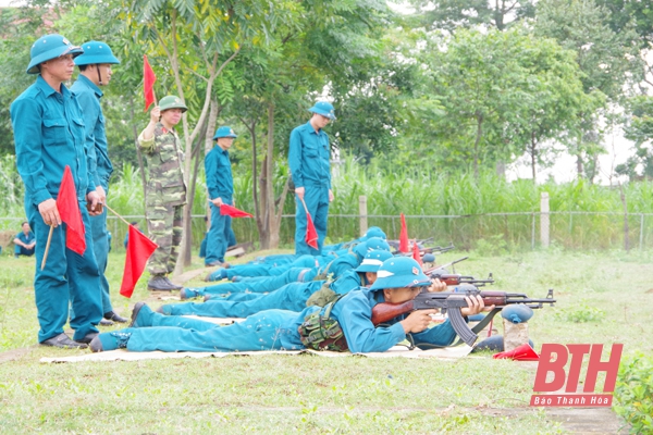 Ban Chỉ huy quân sự huyện Nga Sơn kiểm tra bắn đạn thật
