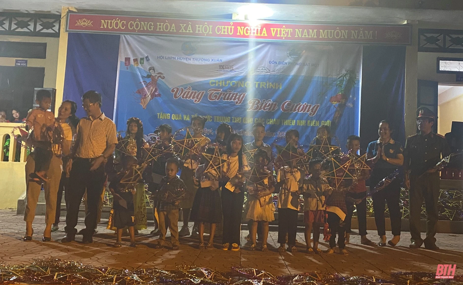 Chương trình “Vầng trăng biên cương” tại xã Bát Mọt
