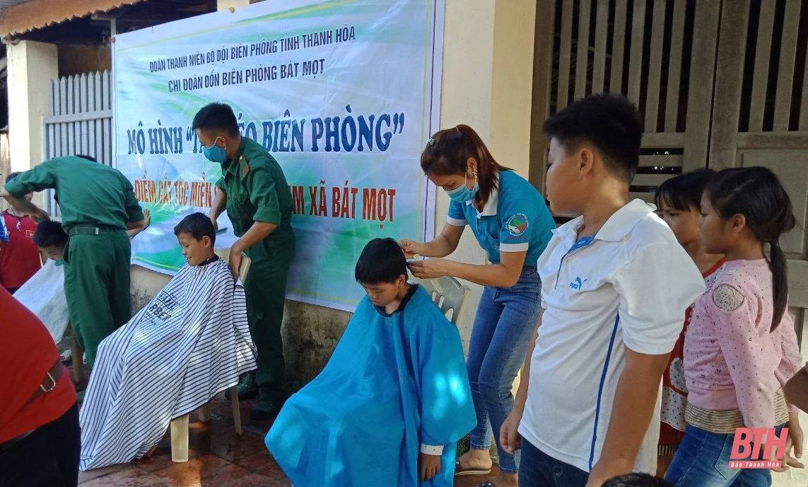 Chương trình “Vầng trăng biên cương” tại xã Bát Mọt