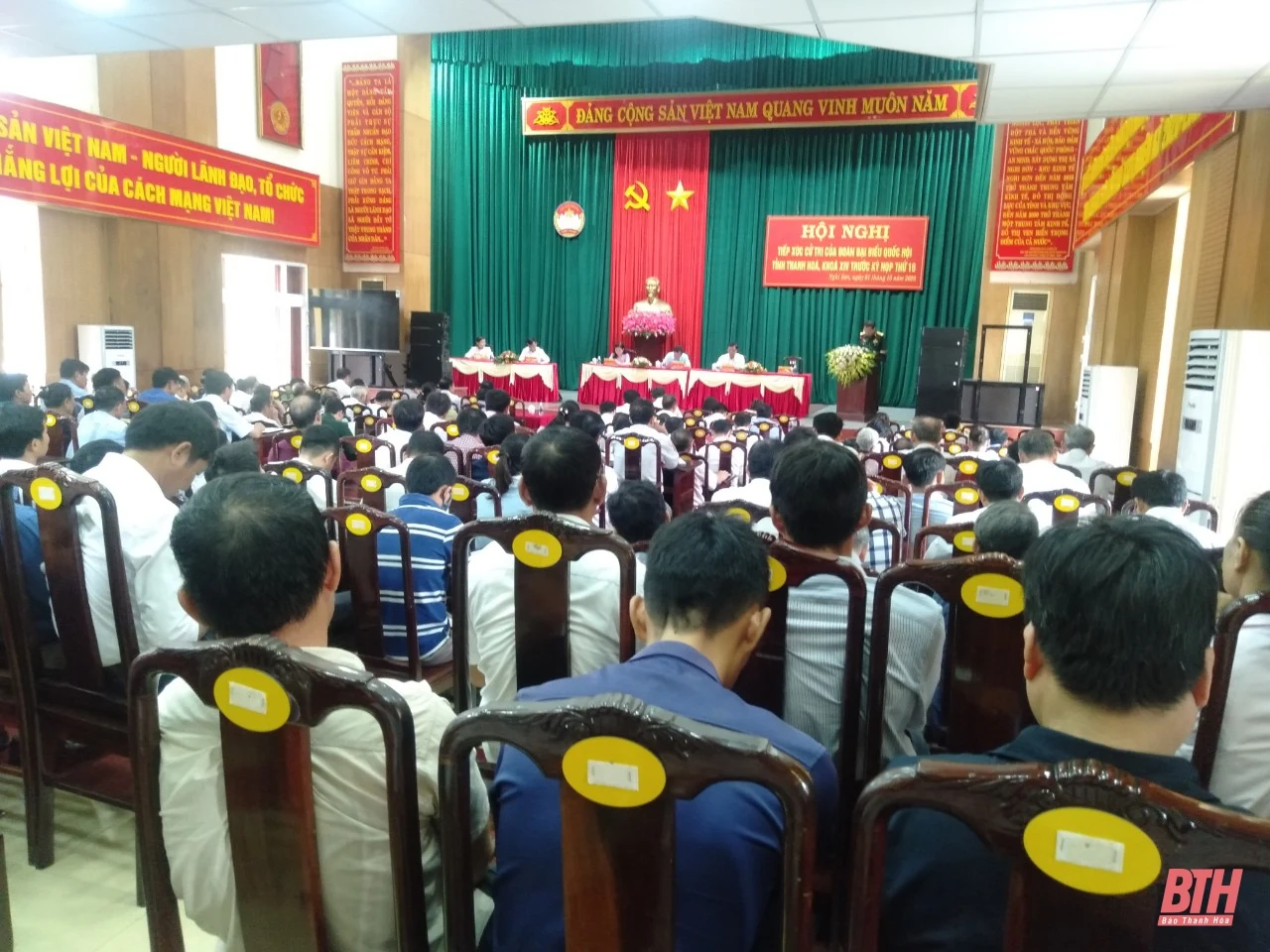 Đoàn đại ĐBQH tỉnh Thanh Hóa tiếp xúc cử tri huyện Nông Cống và thị xã Nghi Sơn