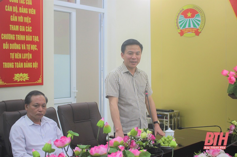 Phó Bí Thư Thường trực Tỉnh ủy, Trưởng Đoàn ĐBQH tỉnh Đỗ Trọng Hưng chúc mừng Hội Nông dân tỉnh Thanh Hóa