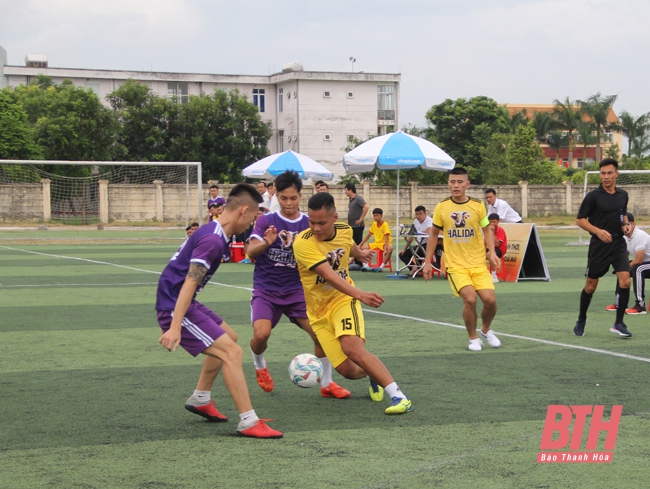 Đội Quảng Xương 1 vô địch nội dung dành cho đội tuyển các huyện, thị xã, thành phố - Giải bóng đá Cup Halida 2020