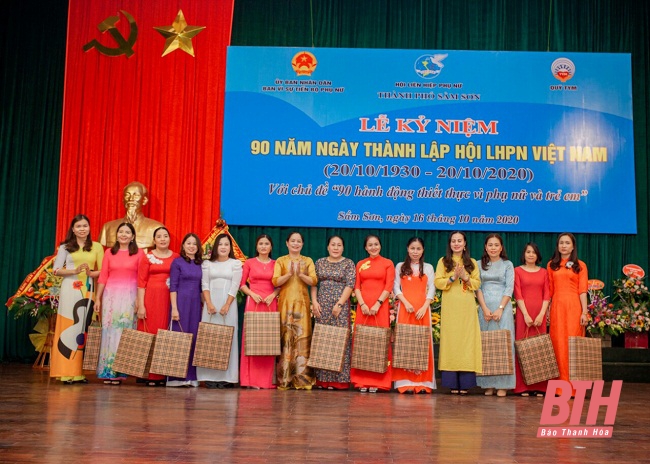 TYM Chi nhánh Thanh Hóa trao 14.366 phần quà cho thành viên tiêu biểu