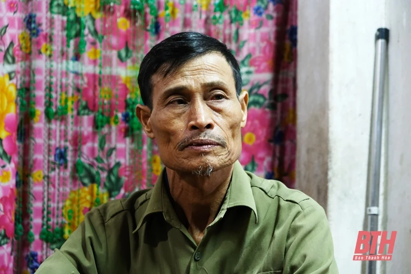 Mẹ vẫn đợi… con về