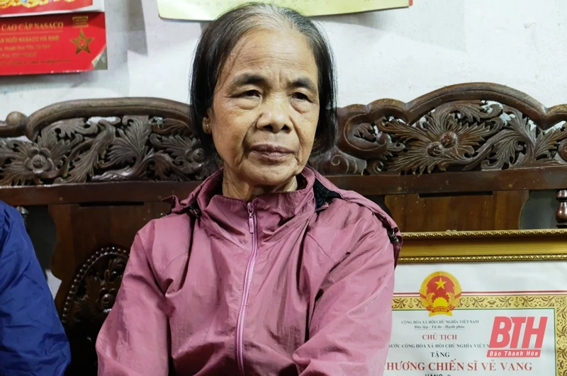Mẹ vẫn đợi… con về