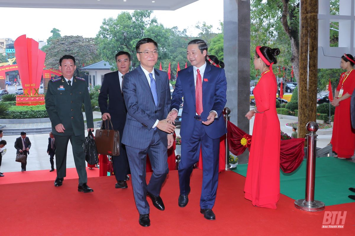 Các đồng chí lãnh đạo Đảng, Nhà nước dự Đại hội Đại biểu Đảng bộ tỉnh Thanh Hóa lần thứ XIX