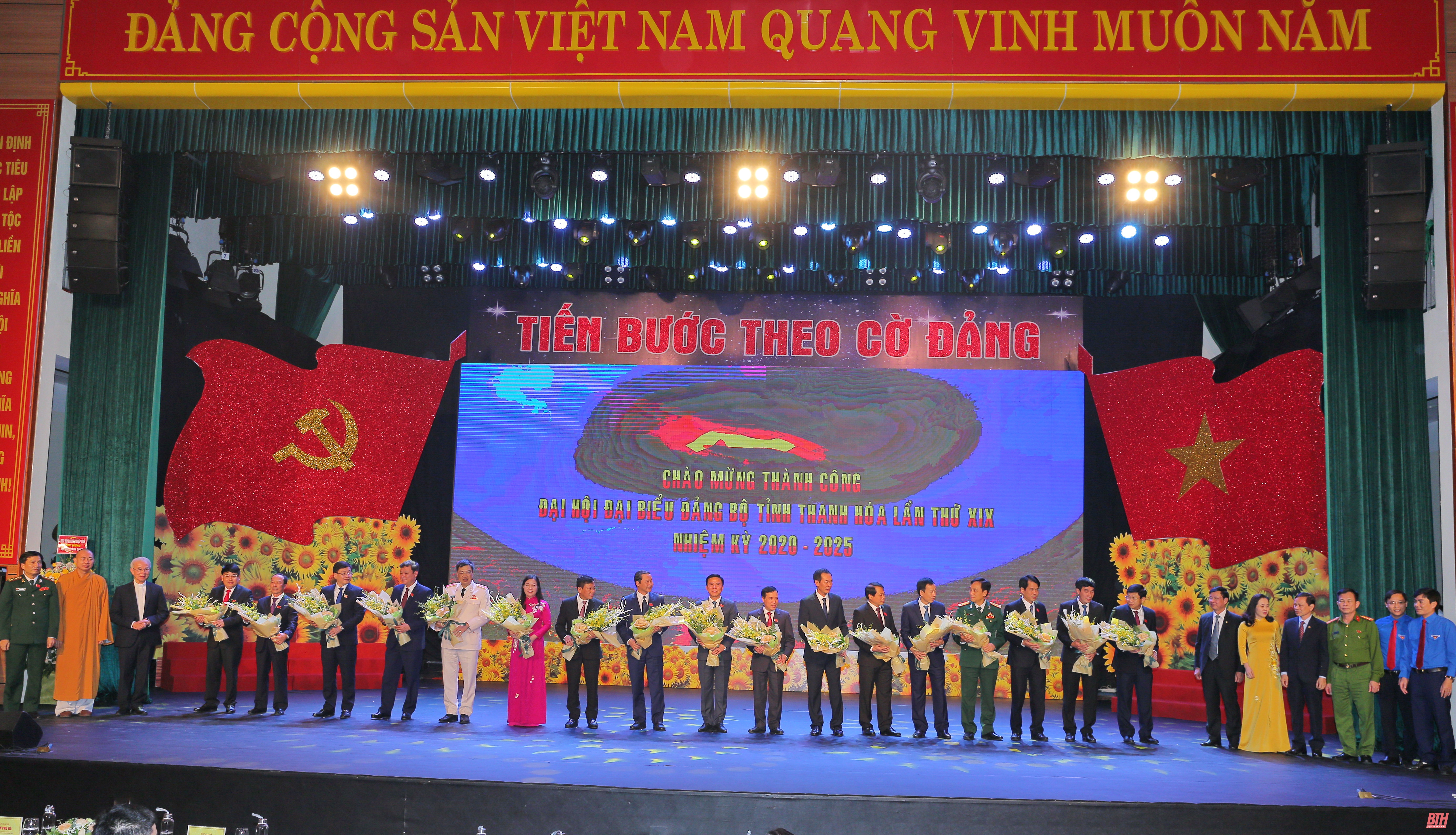 Chào mừng thành công Đại hội đại biểu Đảng bộ tỉnh Thanh Hóa lần thứ XIX
