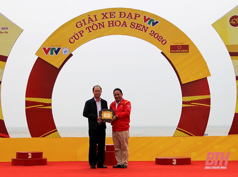 Giải đua xe đạp VTV - 2020: Nguyễn Dương Hồ Vũ về nhất chặng Hà Nam - Thanh Hóa
