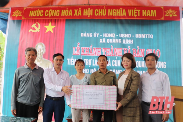 Bàn giao Nhà Đại đoàn kết cho hộ nghèo tại xã Quảng Bình