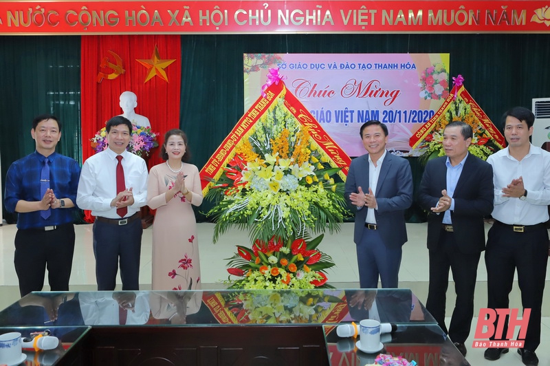 Đồng chí Bí thư Tỉnh ủy Đỗ Trọng Hưng chúc mừng ngành giáo dục nhân ngày Nhà giáo Việt Nam